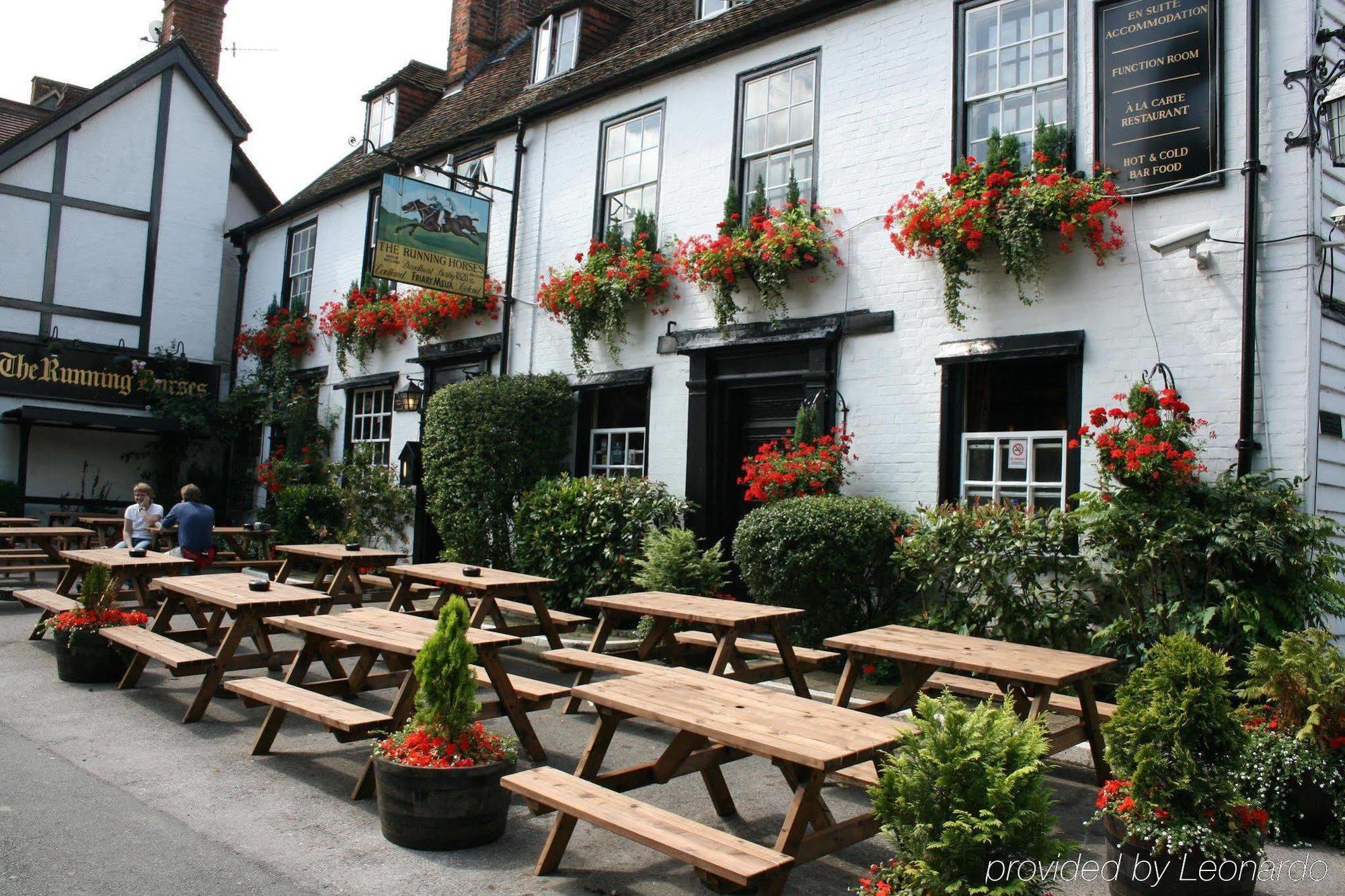 The Running Horses Hotel Mickleham Restoran gambar